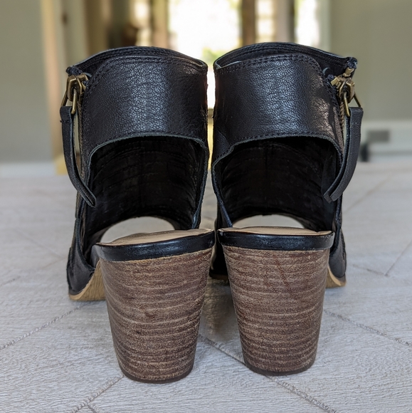 Bella-Vita Kalista Leather Peeptoe Zippered Boots - Picture 6 of 9